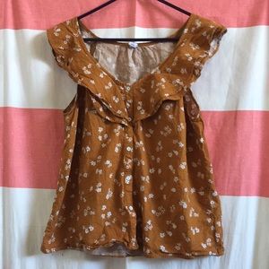 Flowy, flower print blouse!